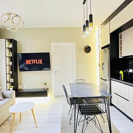 Luxurious Central Stay - Self Check-In تيرانا المظهر الخارجي الصورة