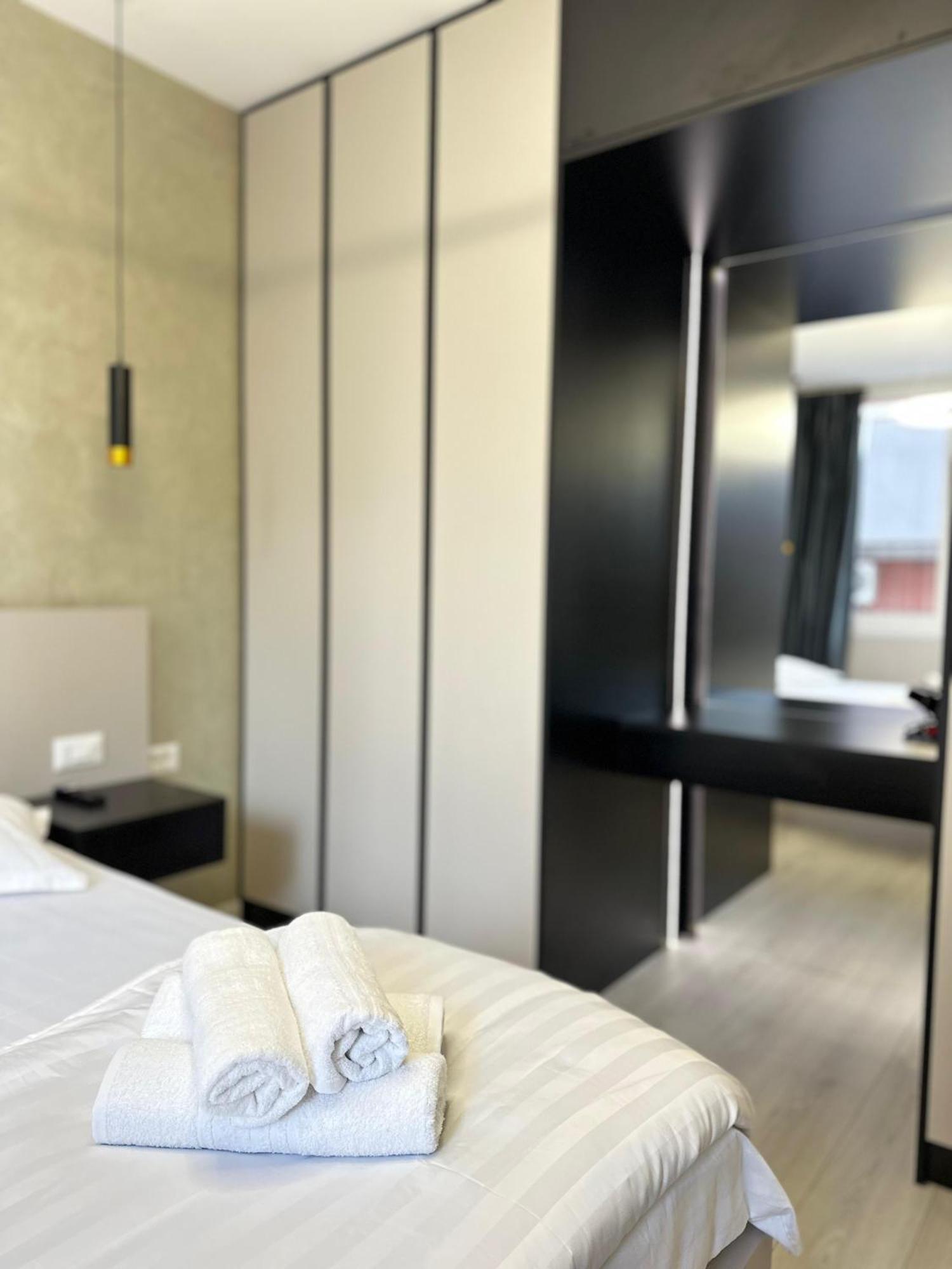 Luxurious Central Stay - Self Check-In تيرانا المظهر الخارجي الصورة