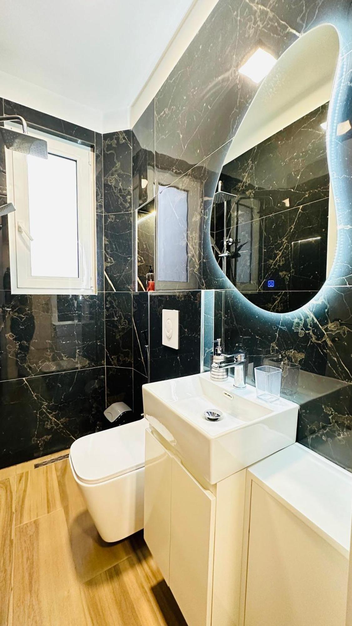 Luxurious Central Stay - Self Check-In تيرانا المظهر الخارجي الصورة
