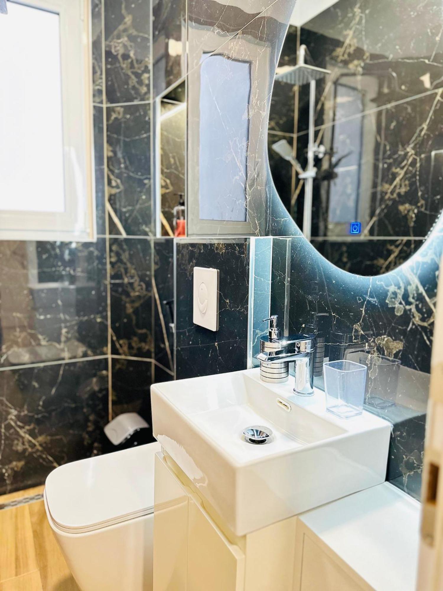 Luxurious Central Stay - Self Check-In تيرانا المظهر الخارجي الصورة
